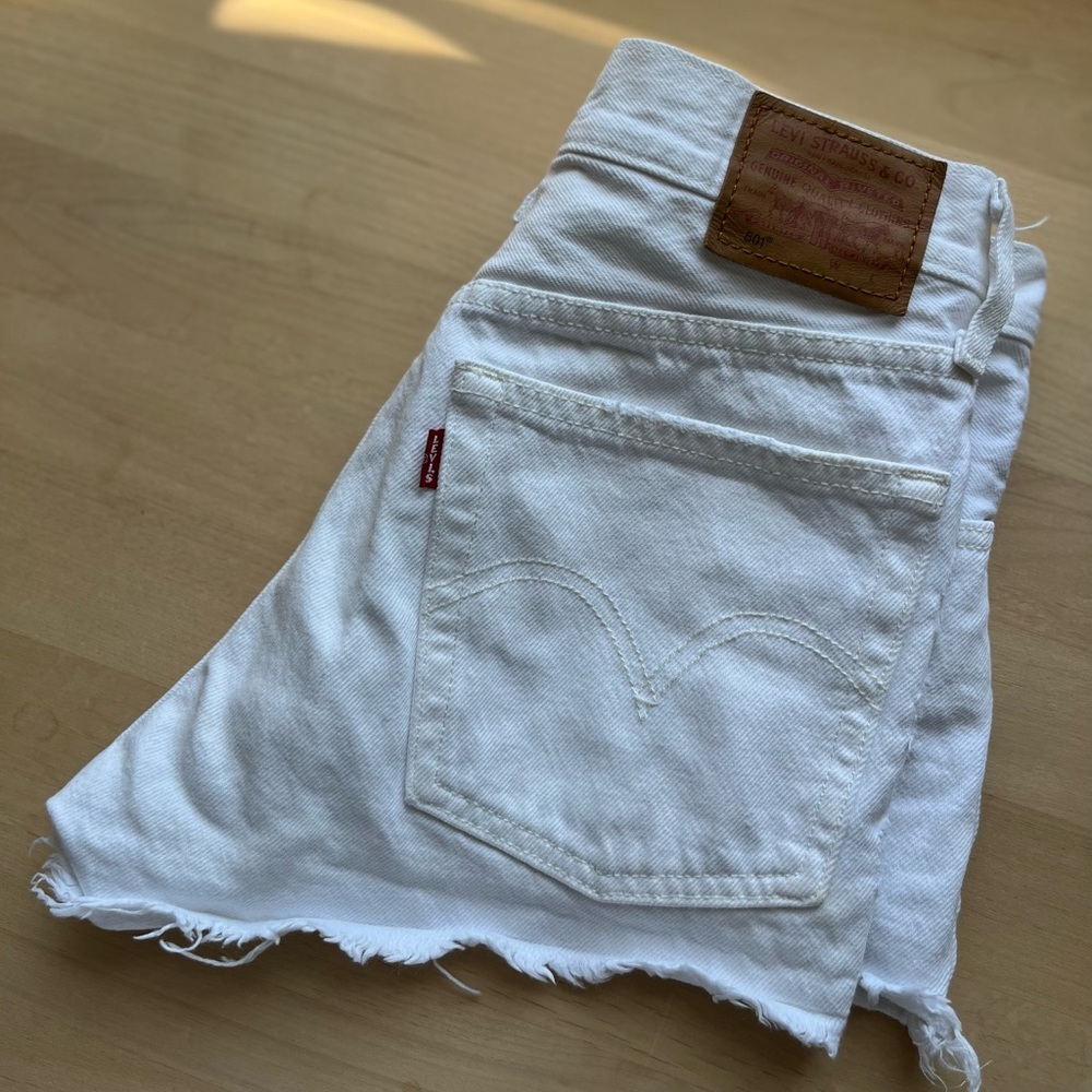 Levi’s 501 White Jean Short